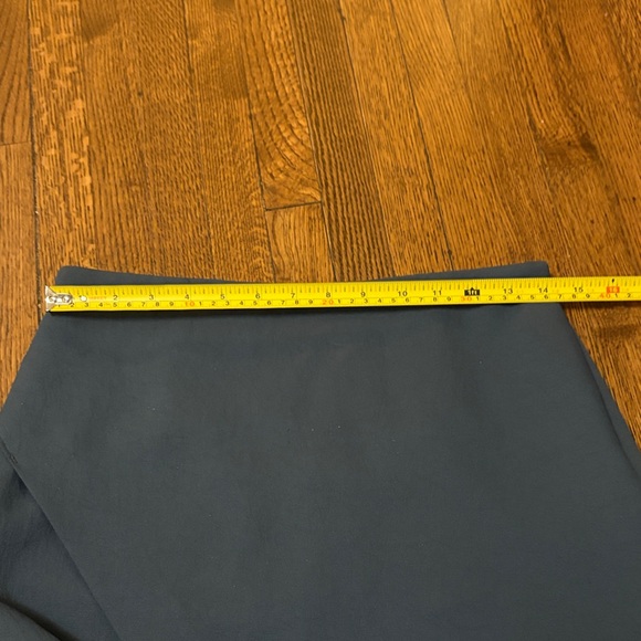 Aritzia Babaton Asymmetrical Elegant Gray Women's Mini Skirt - Picture 4 of 9